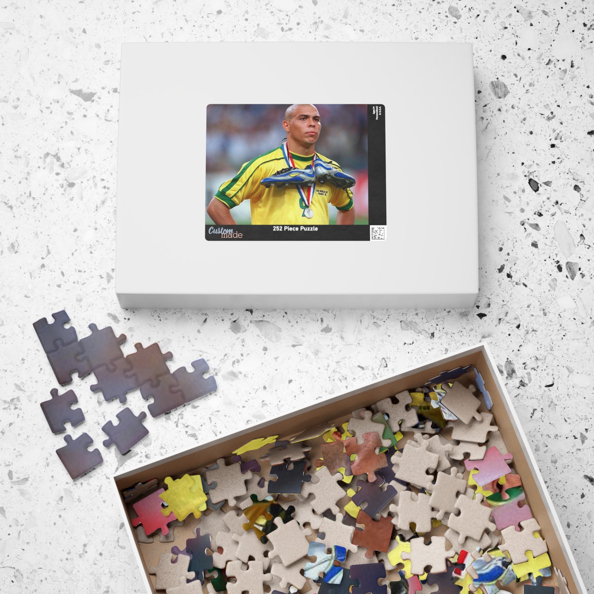 Brazilian Ronaldo R9 Soccer Medalist Photo Puzzle — 110/252/520/1014-Piece Sports Jigsaw